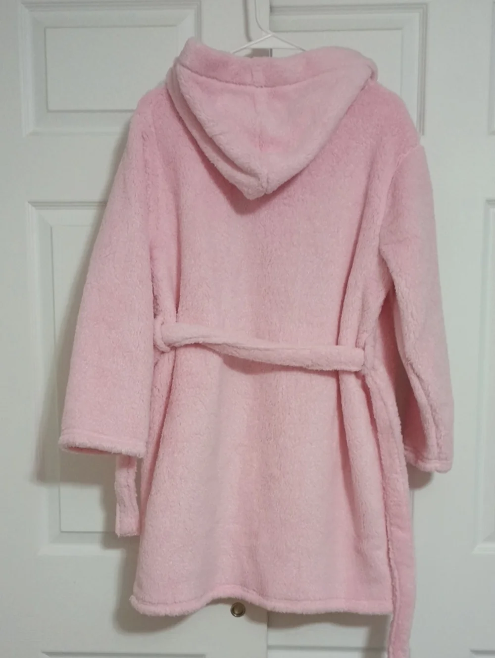 #.  NWT Gymboree Girl Bath Robe. Size: L(10-14)